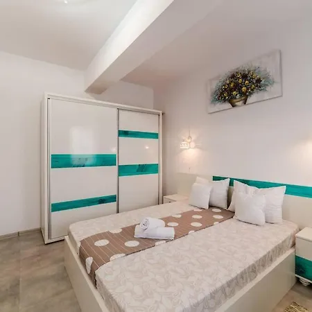 Lazar Apartament Mamaia *